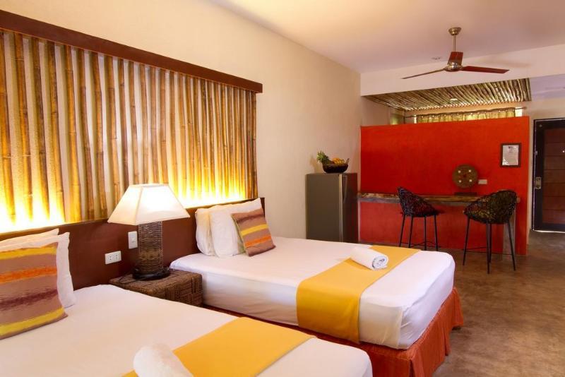 Bale Mi Hotel Balabag  Exterior photo