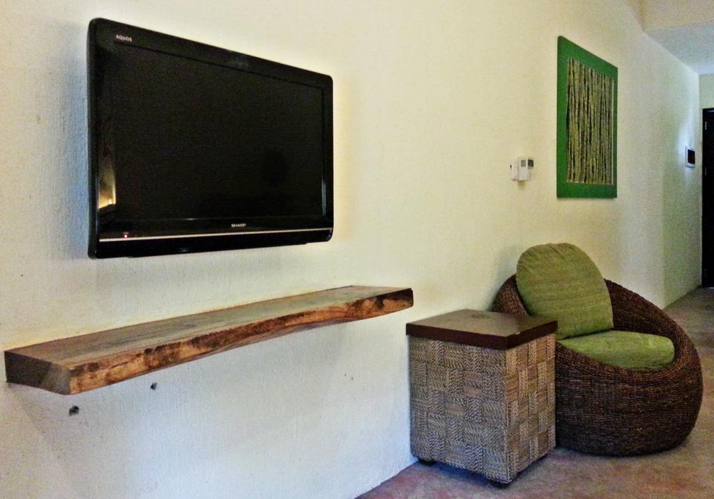 Bale Mi Hotel Balabag  Exterior photo